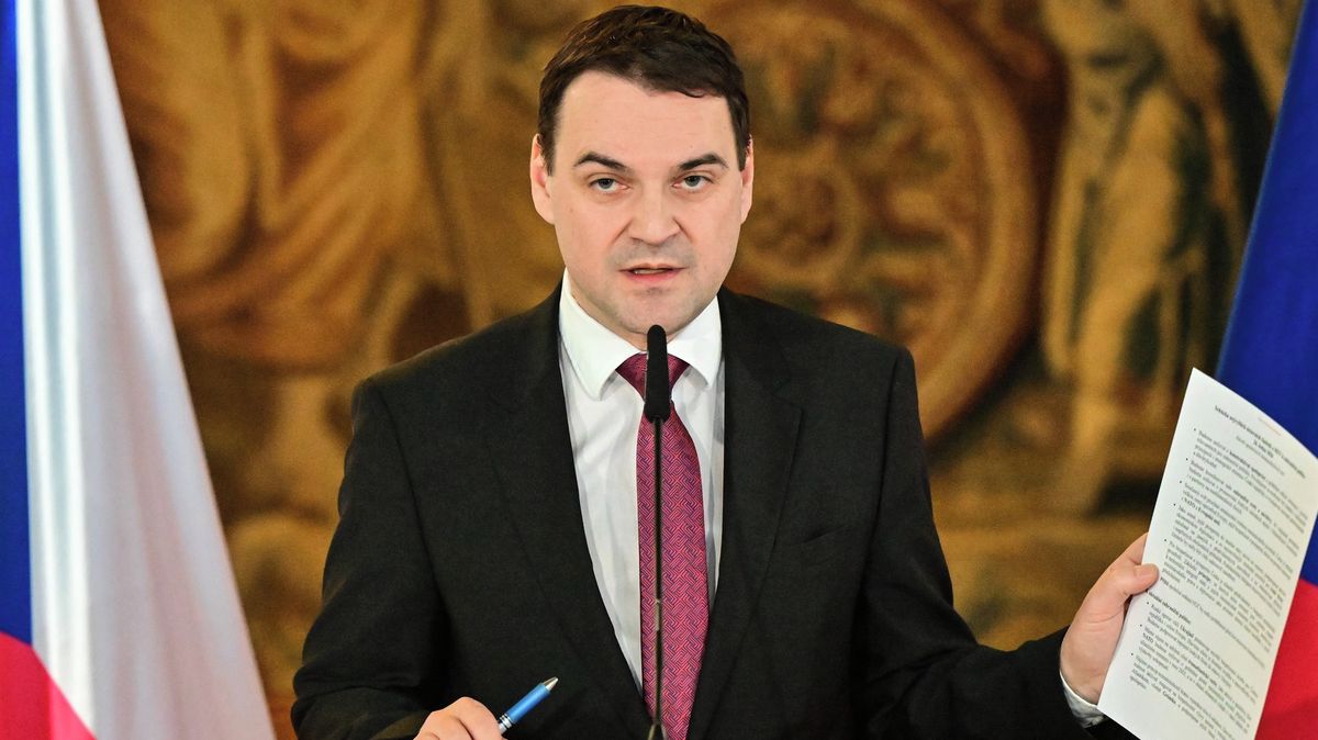 Když chce Macinka „válčit“, může. Ale jen u Ústavního soudu